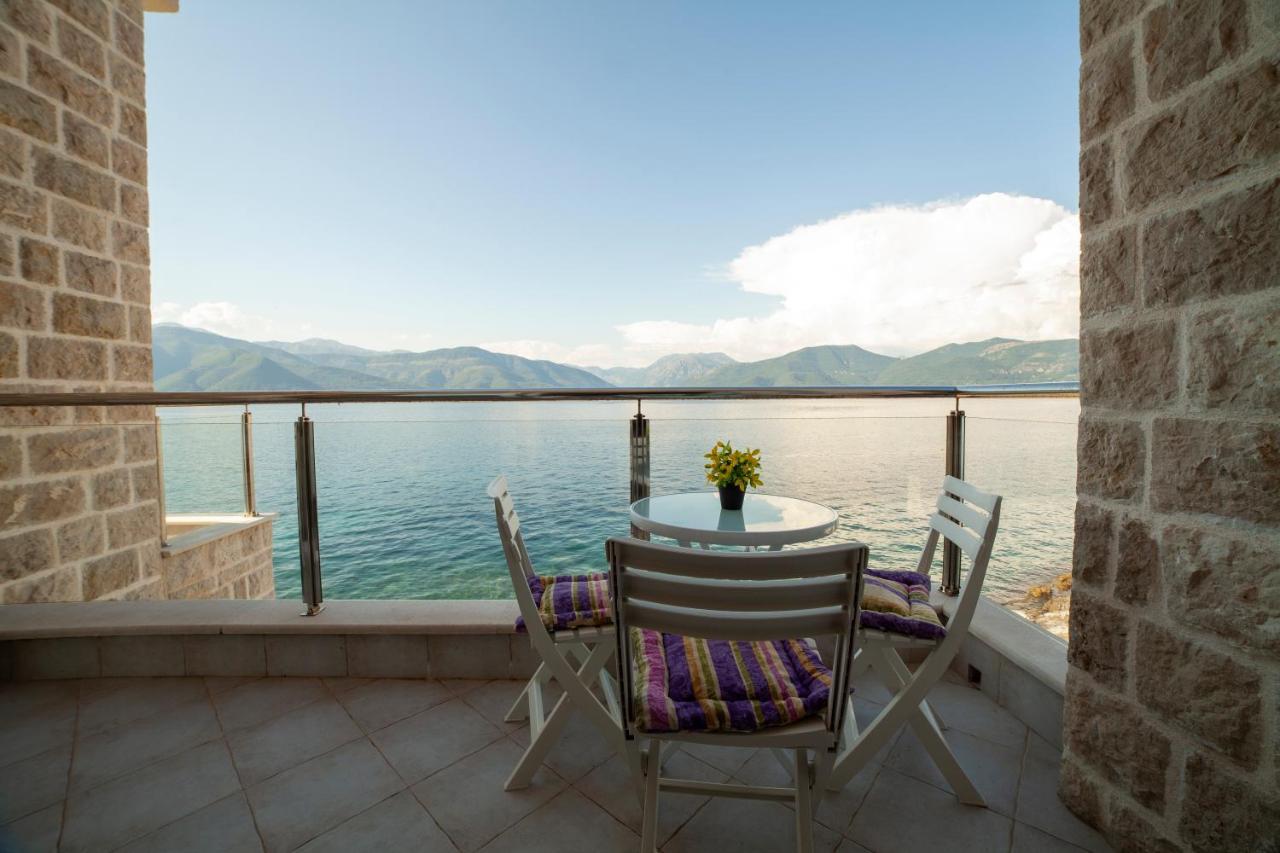 Leut Apartments Tivat Bagian luar foto