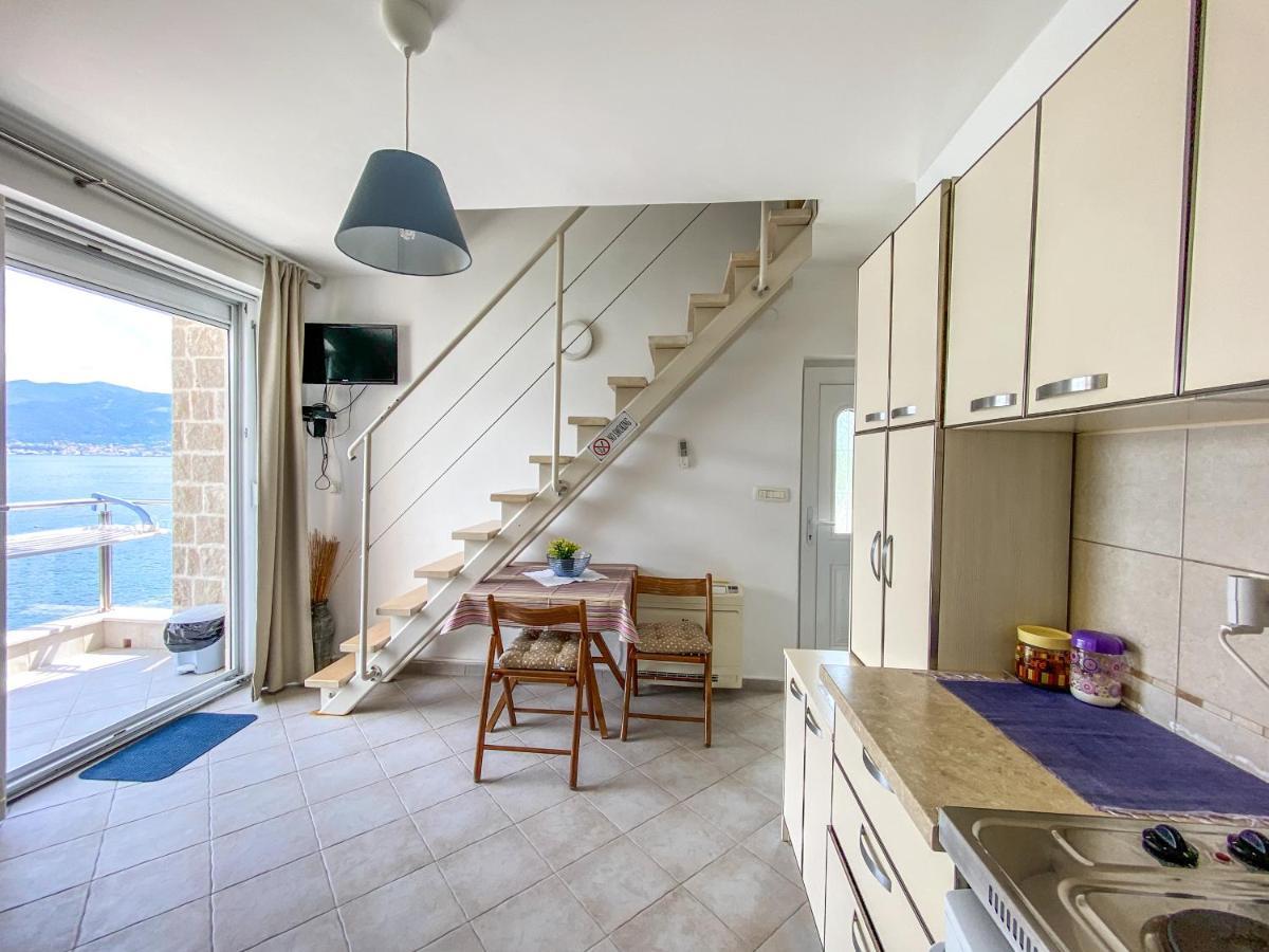 Leut Apartments Tivat Bagian luar foto