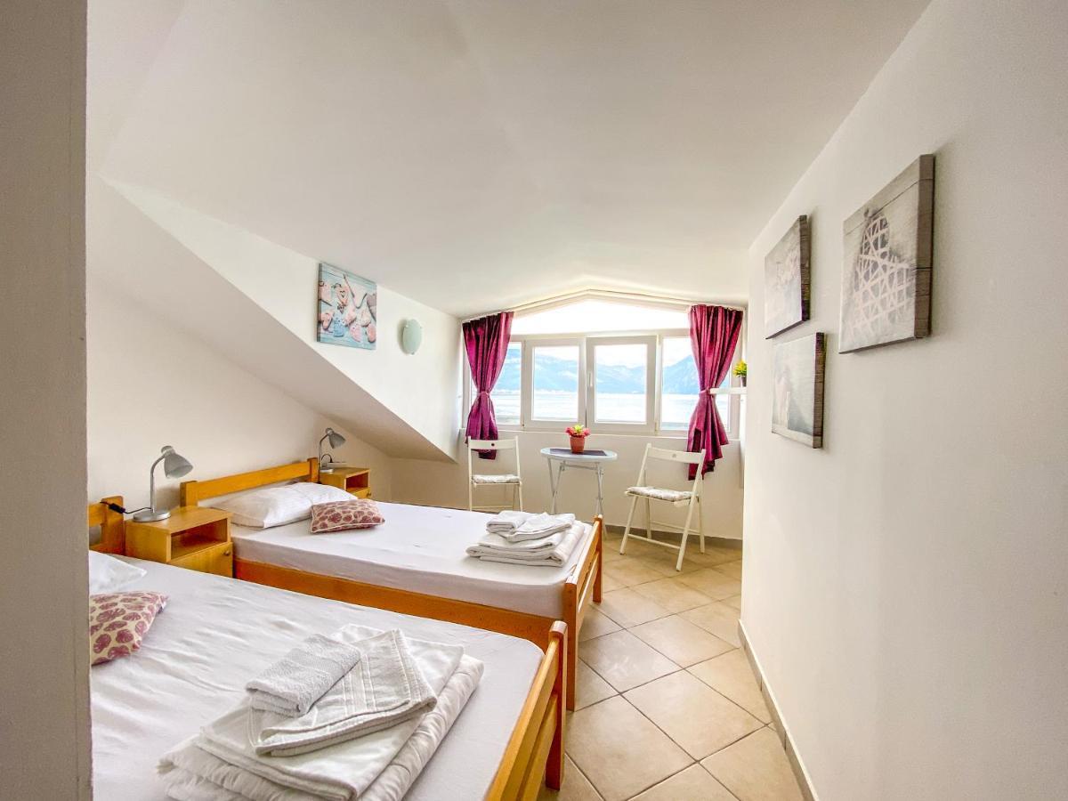 Leut Apartments Tivat Bagian luar foto